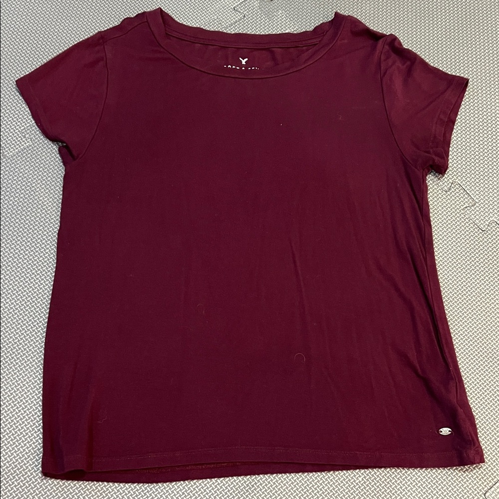 American Eagle Outfitters Deep Red Short Sleeve Tee